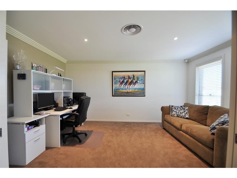 34  William Farrer  Dr, Dubbo NSW 2830