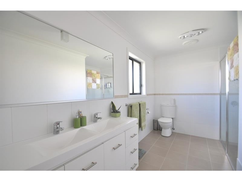 34  William Farrer  Dr, Dubbo NSW 2830