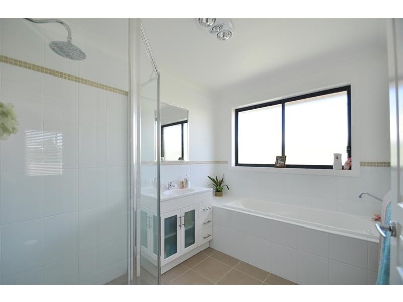 34  William Farrer  Dr, Dubbo NSW 2830