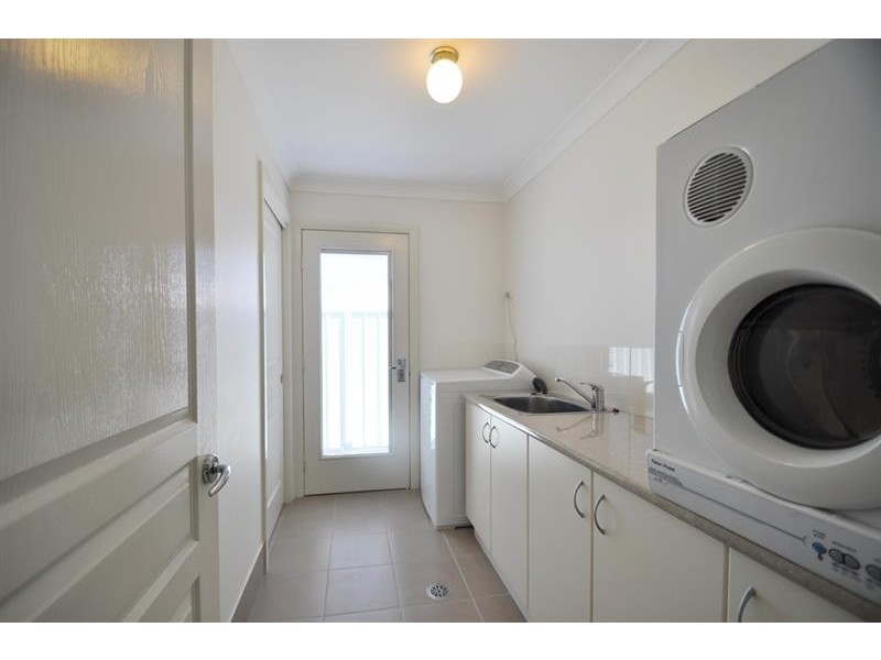 34  William Farrer  Dr, Dubbo NSW 2830