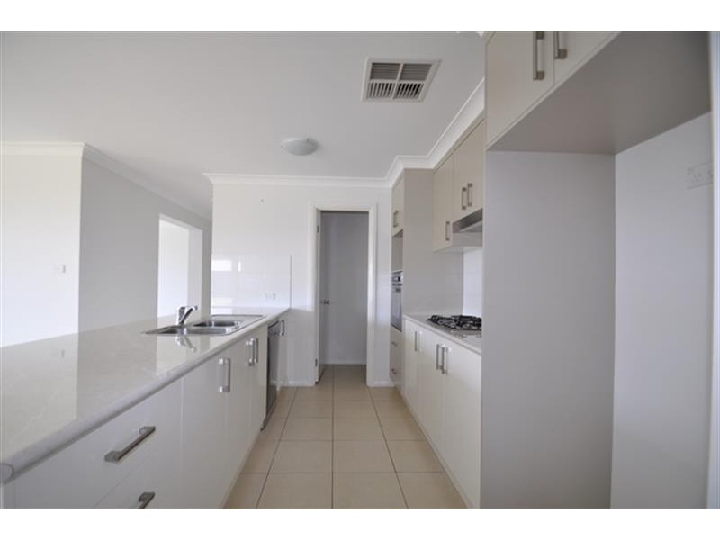 2 Argyle Ave, Dubbo NSW 2830