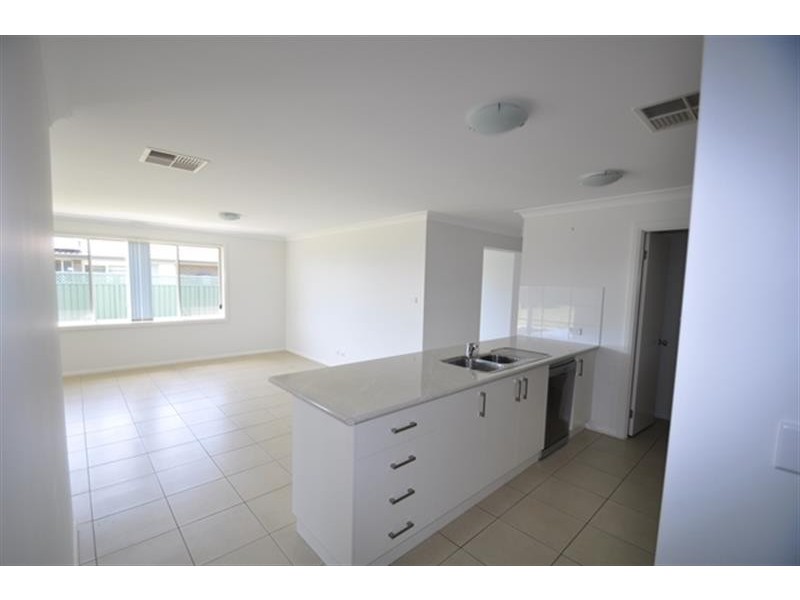 2 Argyle Ave, Dubbo NSW 2830