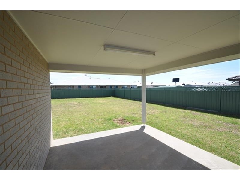 2 Argyle Ave, Dubbo NSW 2830