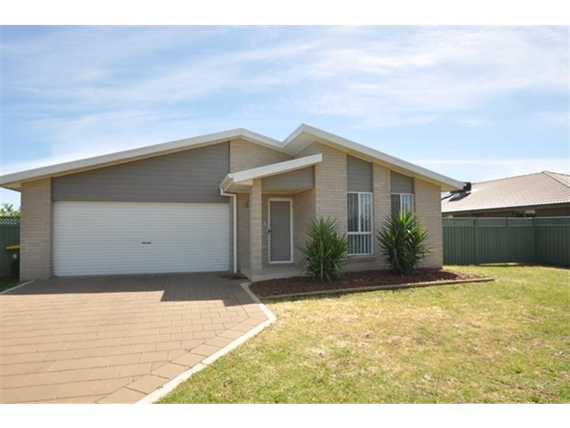 2 Argyle Ave, Dubbo NSW 2830