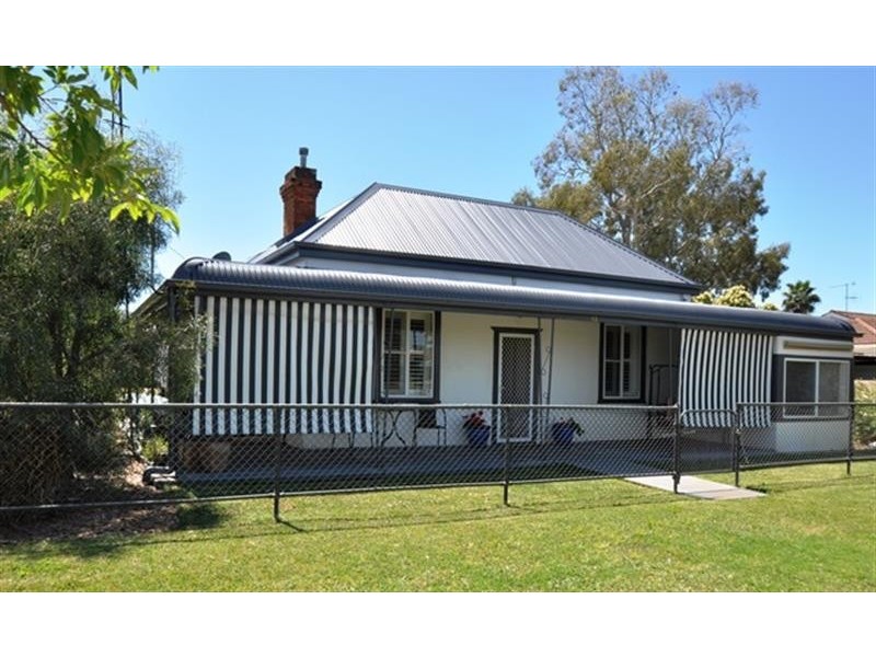 12 Derribong St, Trangie NSW 2823