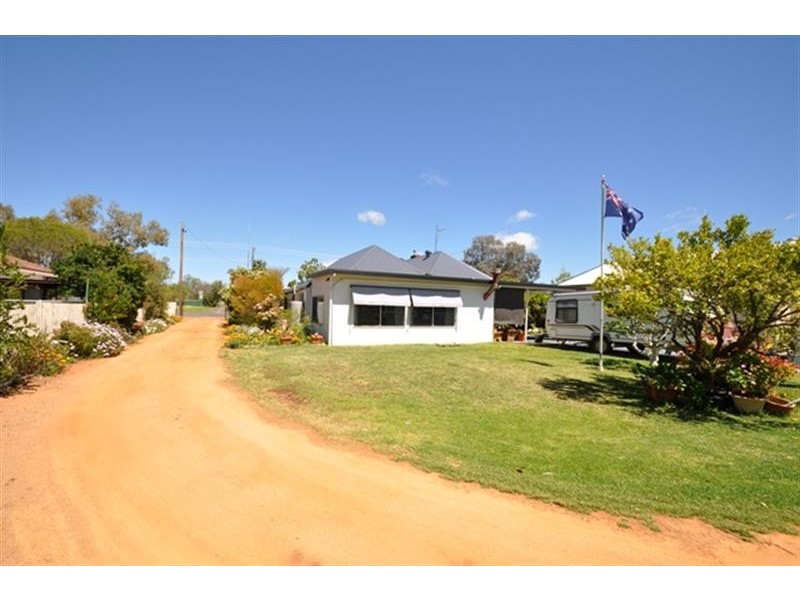 12 Derribong St, Trangie NSW 2823