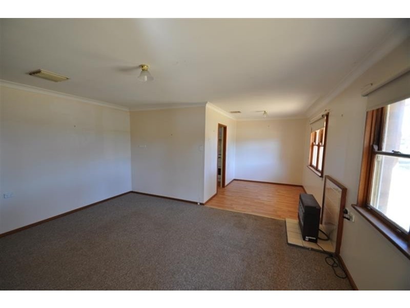12 Meringo St, Narromine NSW 2821