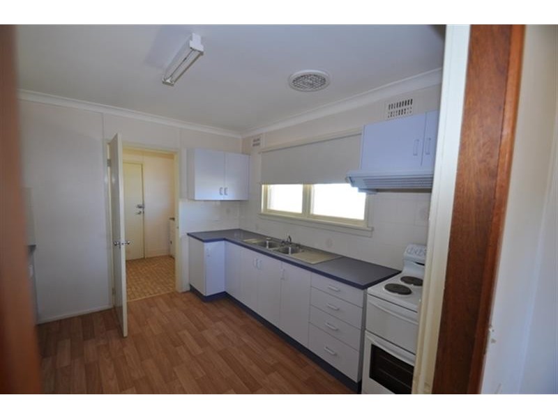 12 Meringo St, Narromine NSW 2821