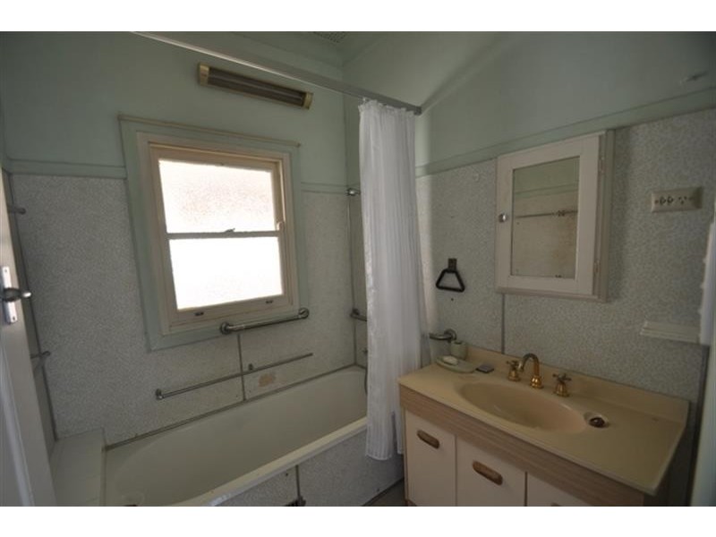 365 Fitzroy St, Dubbo NSW 2830