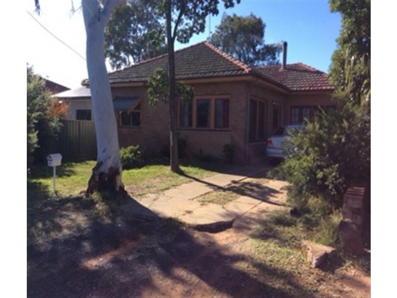 4 Sterling St, Dubbo NSW 2830