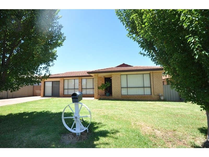 4 Wilson  St, Dubbo NSW 2830