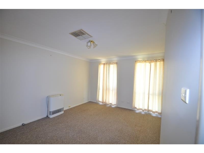 24 Springfield Way, Dubbo NSW 2830