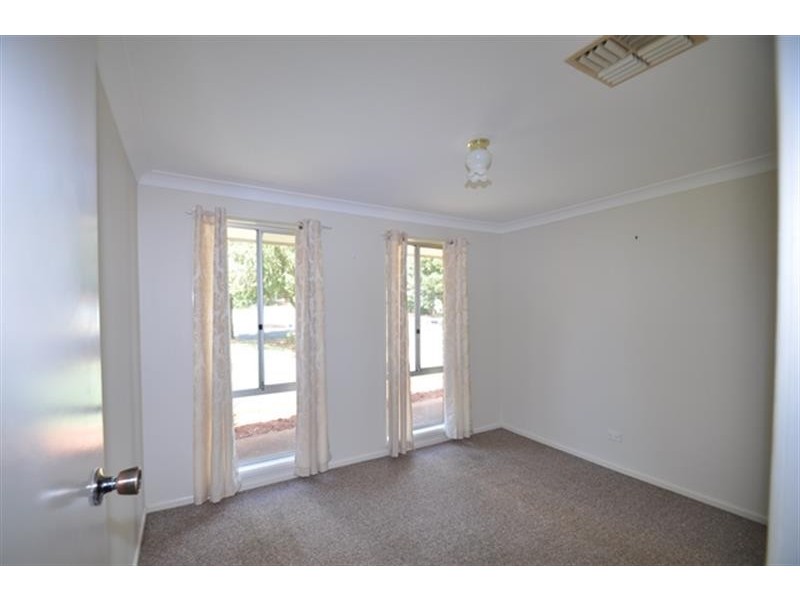 24 Springfield Way, Dubbo NSW 2830