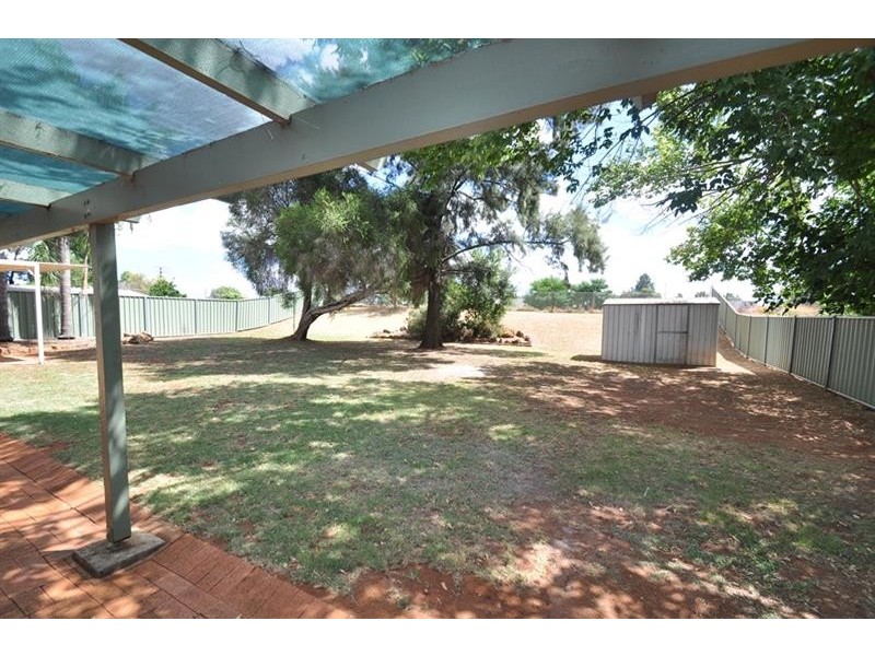 24 Springfield Way, Dubbo NSW 2830