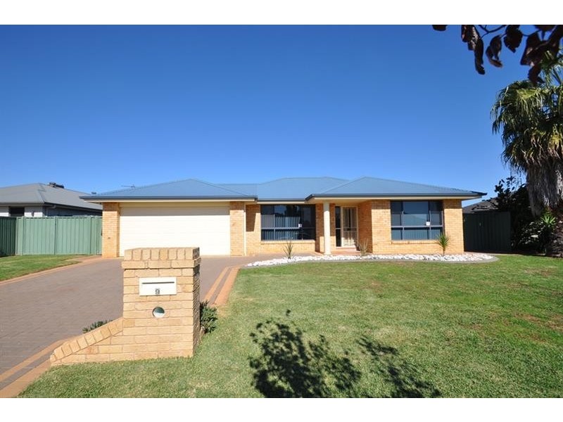 9  Cronin Pl, Dubbo NSW 2830