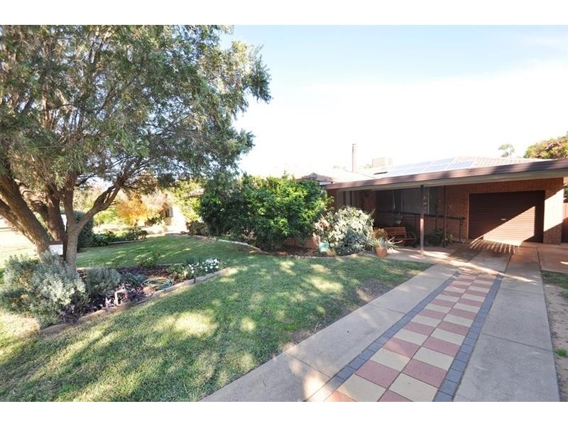 27 Sturt  Cir, Dubbo NSW 2830