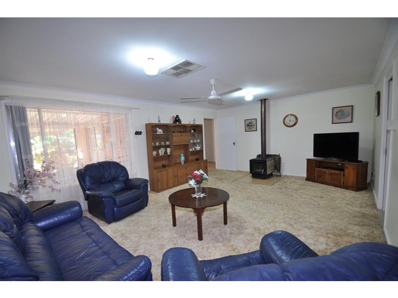 27 Sturt  Cir, Dubbo NSW 2830