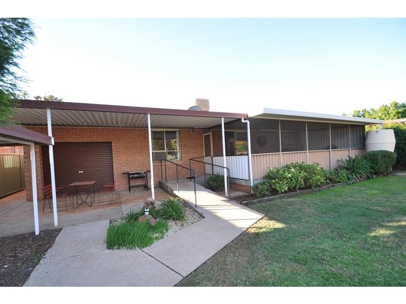 27 Sturt  Cir, Dubbo NSW 2830