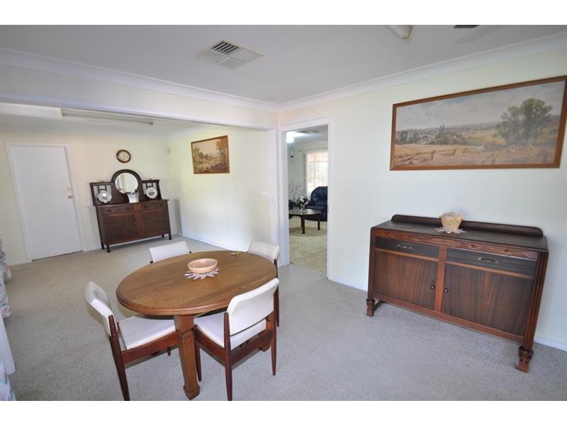27 Sturt  Cir, Dubbo NSW 2830