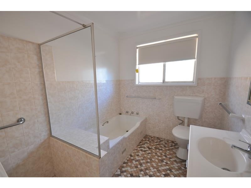 1A Thorby Ave, Dubbo NSW 2830