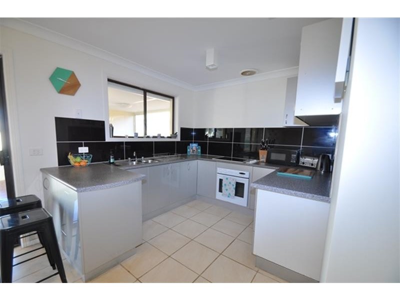 13 Doncaster Ave, Dubbo NSW 2830