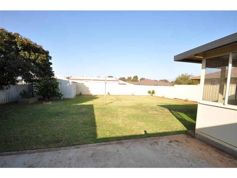 13 Doncaster Ave, Dubbo NSW 2830