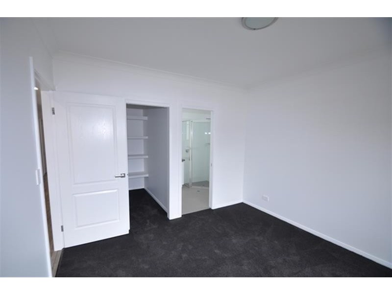 8 Ash Ave, Dubbo NSW 2830