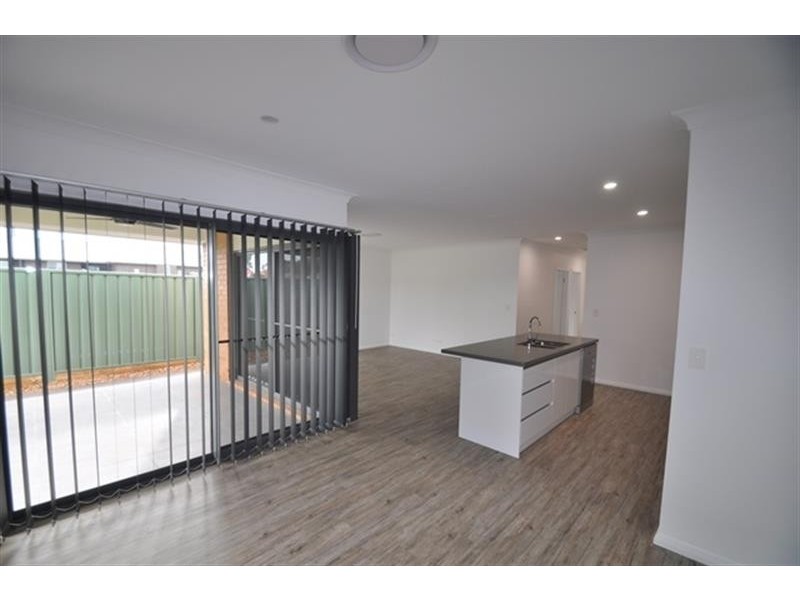 8 Ash Ave, Dubbo NSW 2830