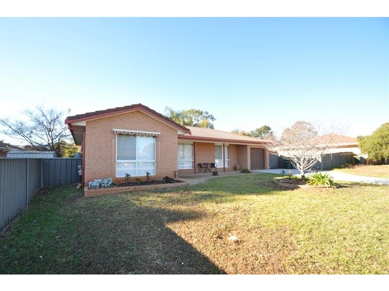 70 Websdale Dr, Dubbo NSW 2830