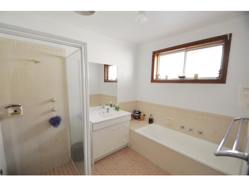 70 Websdale Dr, Dubbo NSW 2830