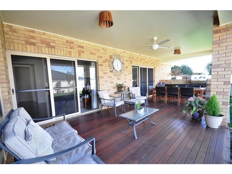 71 Lakeside Cct, Dubbo NSW 2830