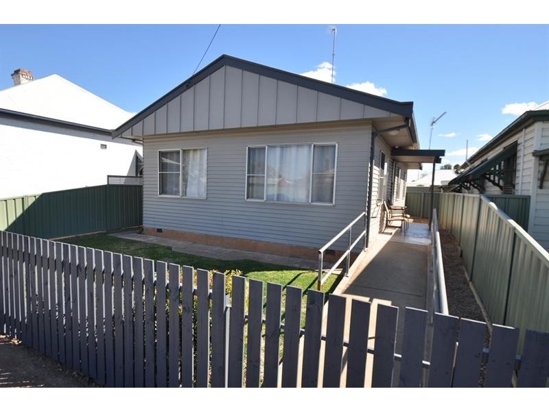 87 Bourke St, Dubbo NSW 2830