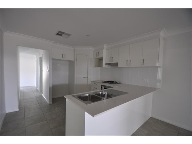 18B Apsley Cres, Dubbo NSW 2830