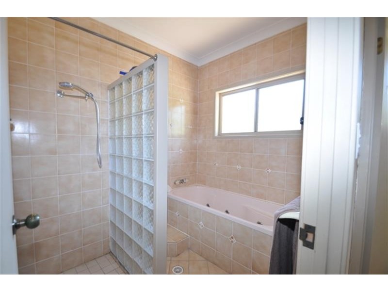 1 Timbara Ct, Gilgandra NSW 2827