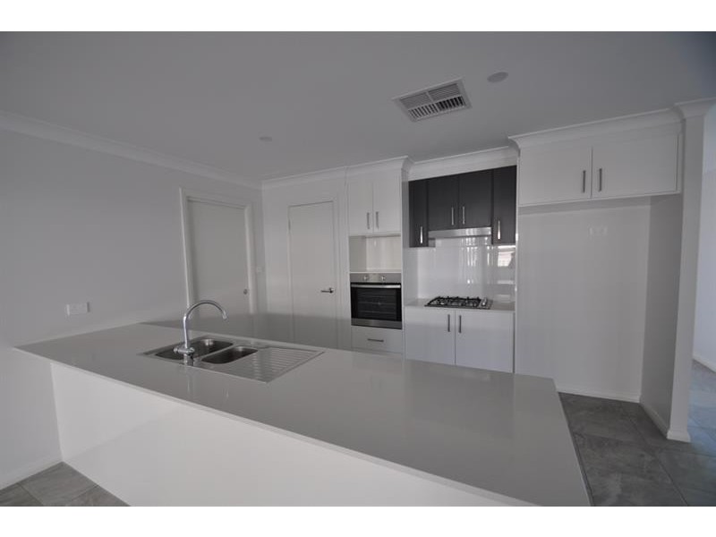 15a Apsley Cres, Dubbo NSW 2830