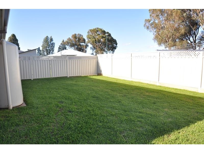 15a Apsley Cres, Dubbo NSW 2830