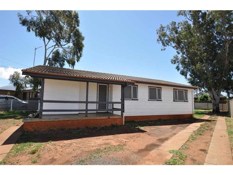 15 Catherine Dr, Dubbo NSW 2830