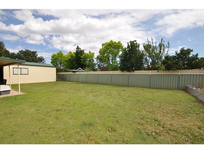 6  Essex  Ct, Dubbo NSW 2830