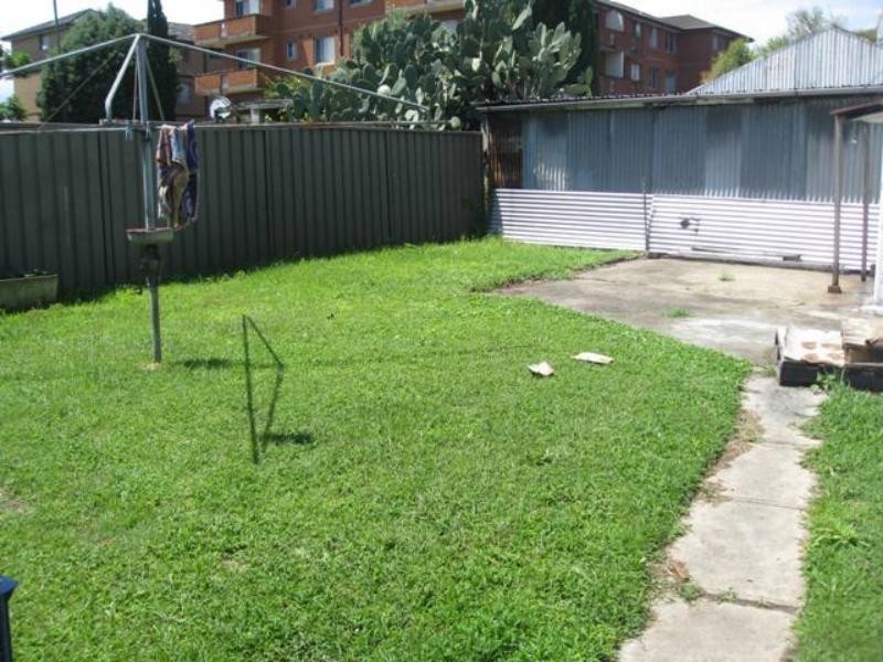 72 Amy St, Campsie NSW 2194