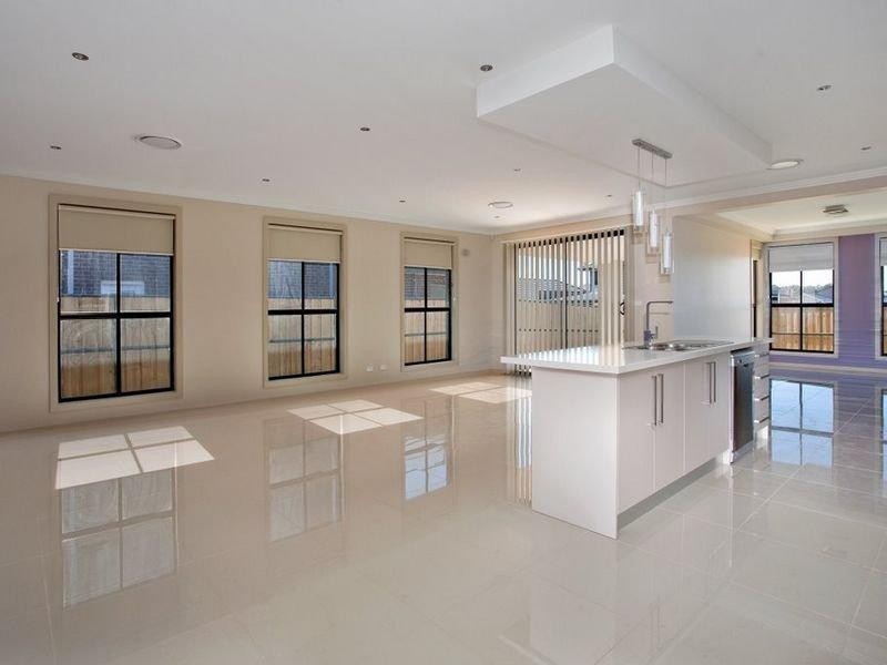 87 Riverbank Dr, The Ponds NSW 2769