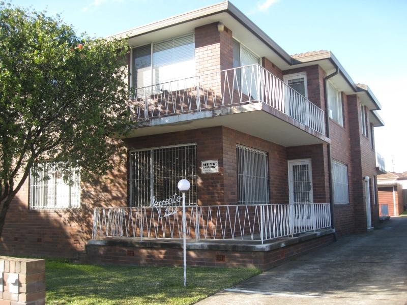 2/102 Clissold Pde, Campsie NSW 2194