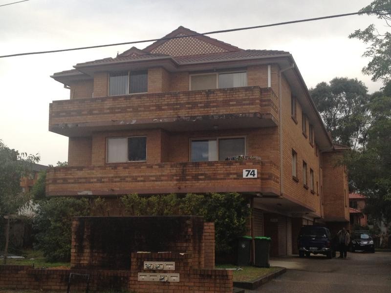 2/74 Amy St, Campsie NSW 2194