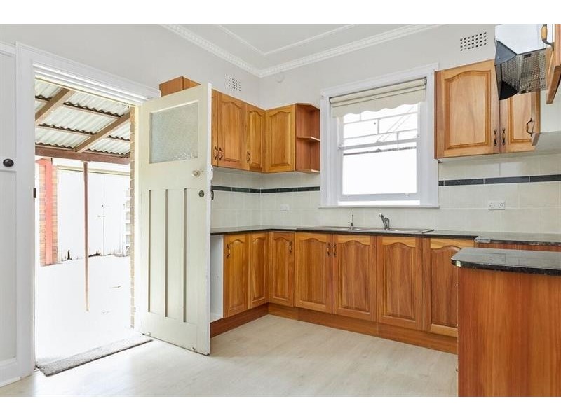 2/6A Hampden Street, Ashfield NSW 2131