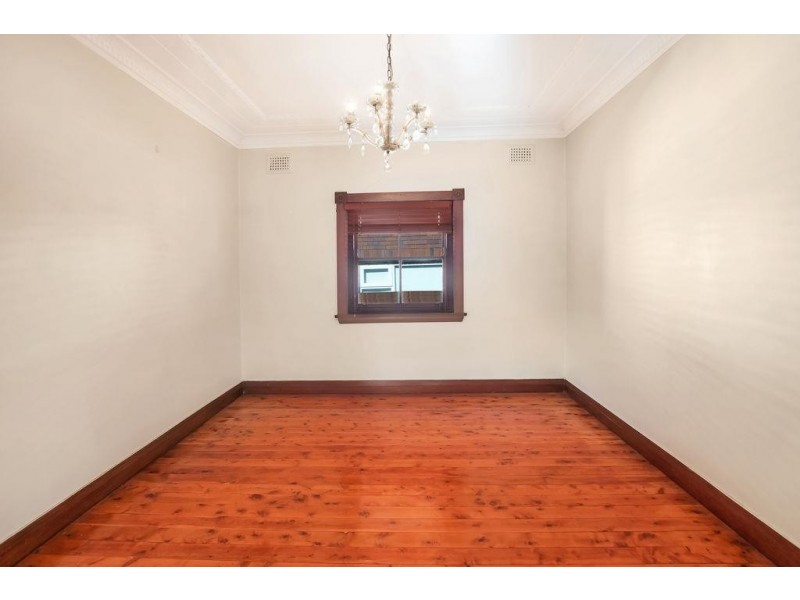 4 Princess Avenue, Rodd Point NSW 2046