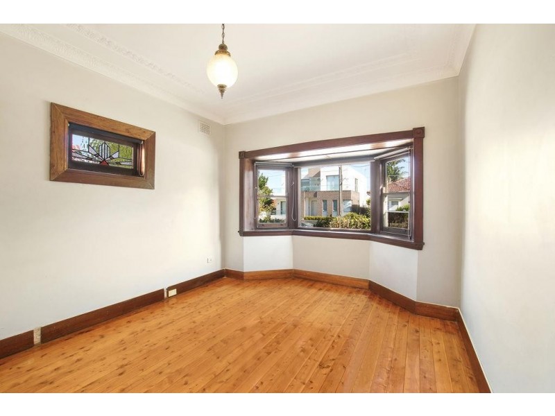 4 Princess Avenue, Rodd Point NSW 2046