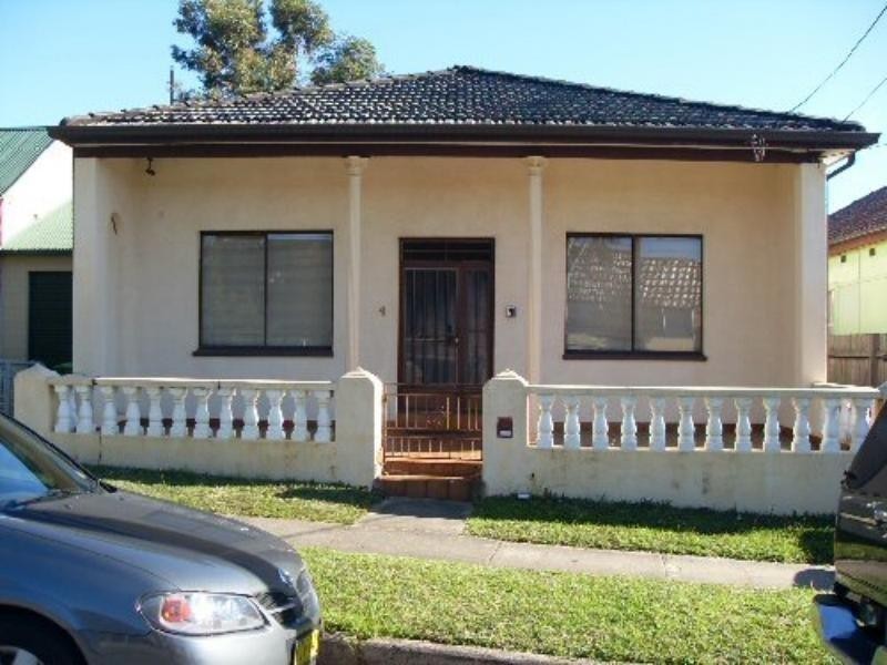 4 Bent  St, Concord NSW 2137