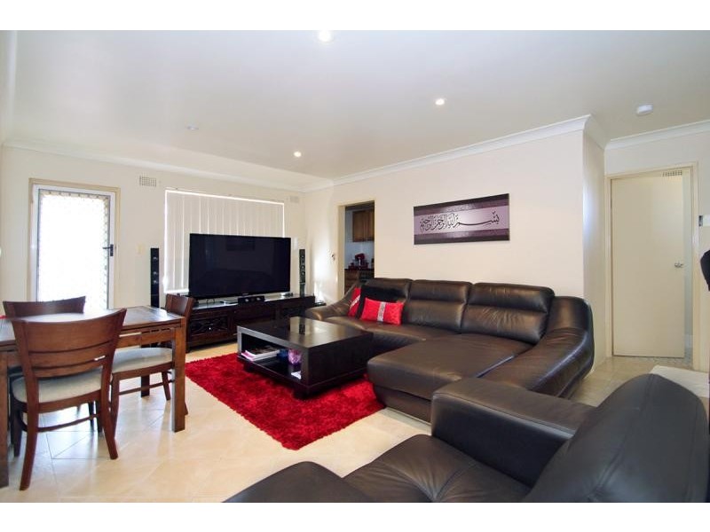 4/10 Broadway St, Punchbowl NSW 2196