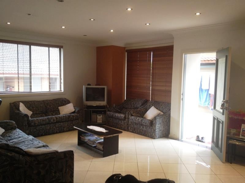 2/71 Claremont St, Campsie NSW 2194