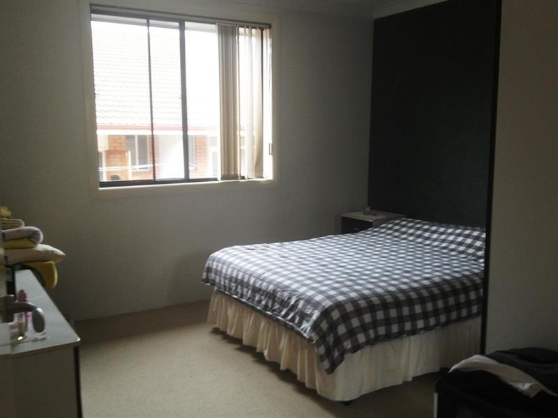 2/71 Claremont St, Campsie NSW 2194