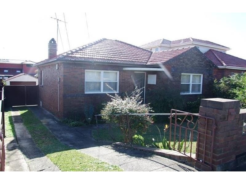 285 William St, Kingsgrove NSW 2208